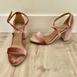 Steve Madden Sundaze Velvet Heeled Sandals